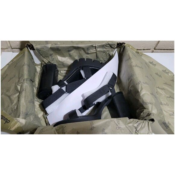 NWOTs Charles by Charles David Vast Chunky Platform Sandals - Black Webbing, 7M - Picture 10 of 16